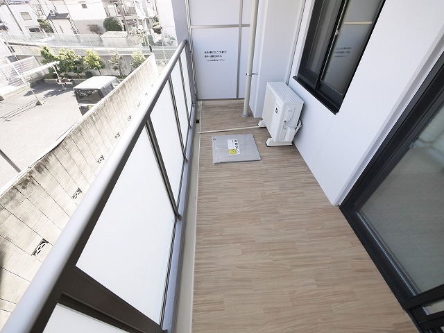 バルコニー　陽当たり良好なバルコニーです