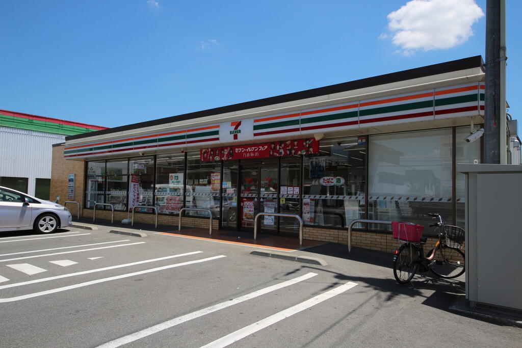 コンビニ　セブンイレブン東広島西条下見北店（コンビニ）まで593m