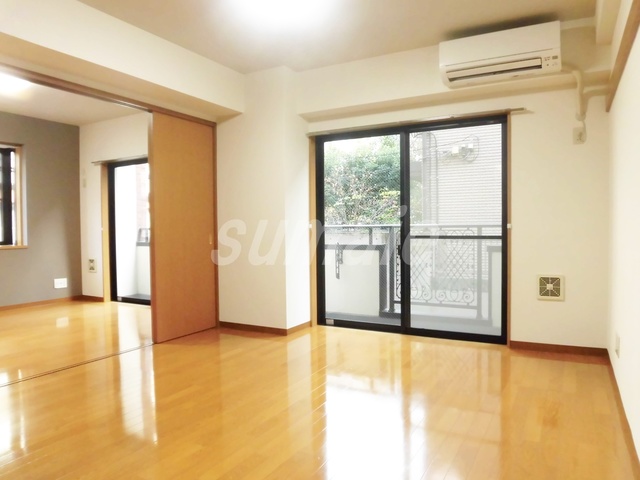 居室・リビング　広々開放感のあるお部屋です♪