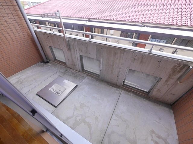 バルコニー　同物件別部屋写真