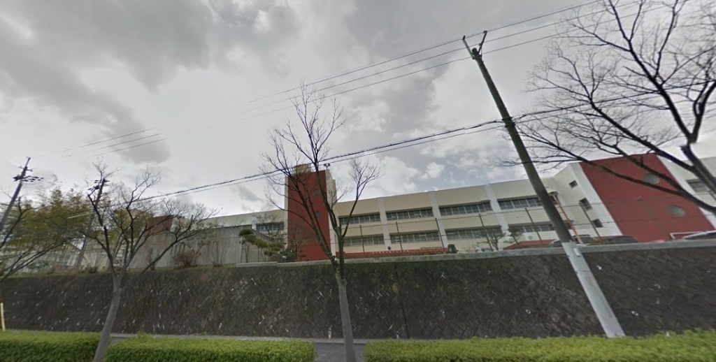 小学校　富田林市立藤沢台小学校（小学校）まで690m
