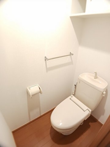 トイレ　落ち着いたトイレです