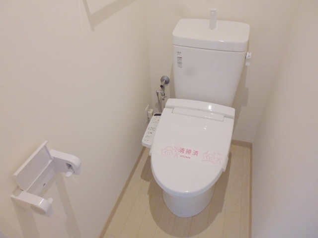 トイレ　★別室参考写真です。多機能便座付きのトイレ♪