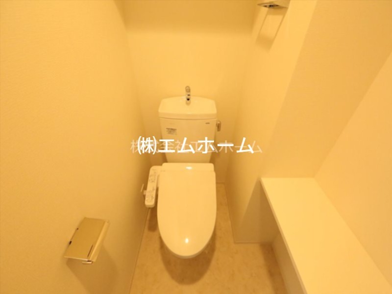 トイレ　温水洗浄暖房便座付トイレ