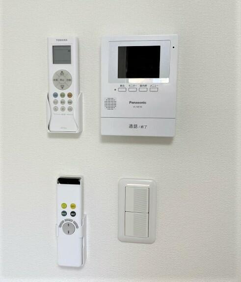 セキュリティ　モニター付きインターホン