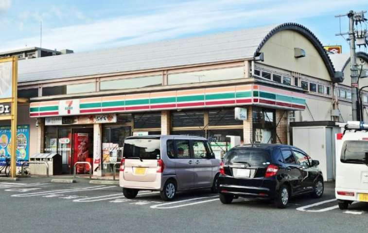 コンビニ　セブンイレブン熊本出仲間６丁目店（コンビニ）まで92m