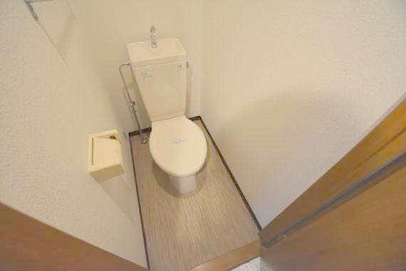 トイレ　清潔感のあるトイレは、誰もがリラックスできる空間です。