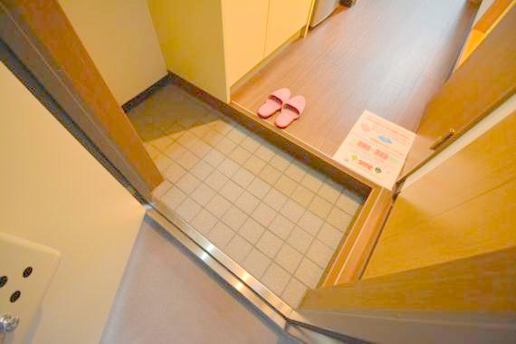 玄関　落ち着いたおしゃれな玄関です。