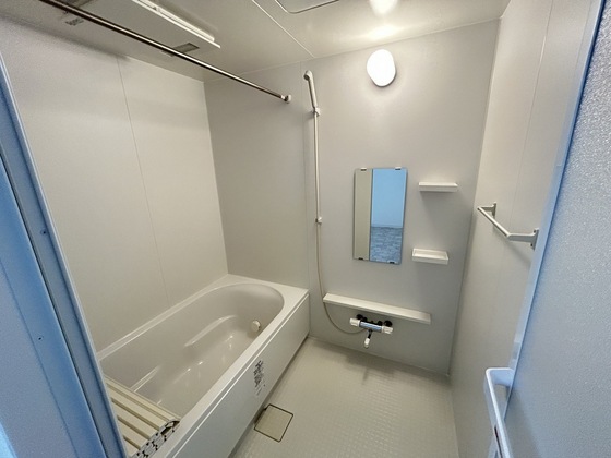バス・シャワールーム　※別部屋の写真です