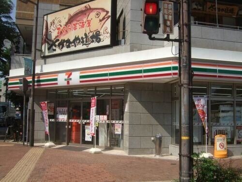 コンビニ　セブンイレブン阪神尼崎駅北店（コンビニ）まで698m