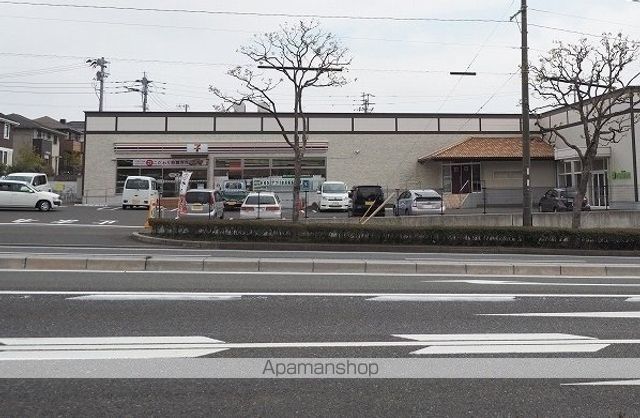 コンビニ　セブンイレブン（コンビニ）まで500m