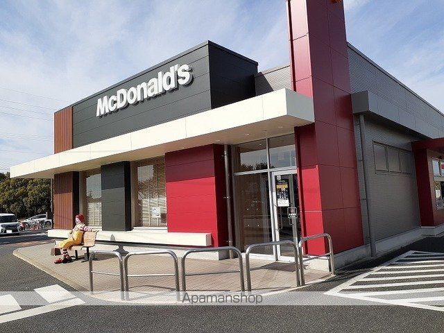 飲食店　マクドナルド熊本空港インター店（飲食店）まで700m