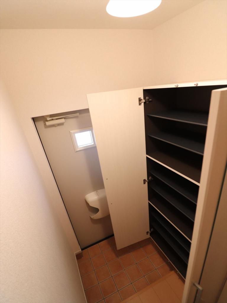 玄関　シューズボックス