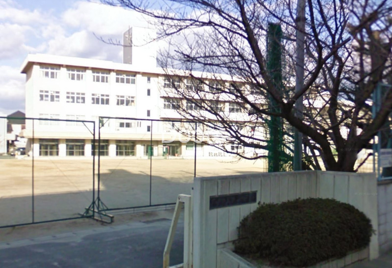 中学校　岡山市立東山中学校（中学校）まで551m