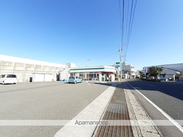 コンビニ　ファミリーマート　後免駅前店（コンビニ）まで500m