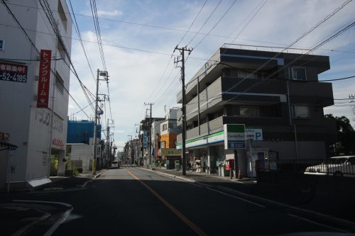 コンビニ　ファミリーマート 西一之江店（コンビニ）まで56m