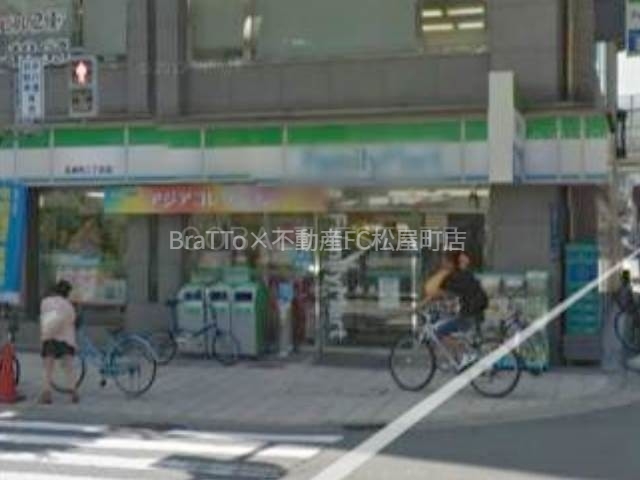 コンビニ　ファミリーマート瓦屋町二丁目店（コンビニ）まで215m