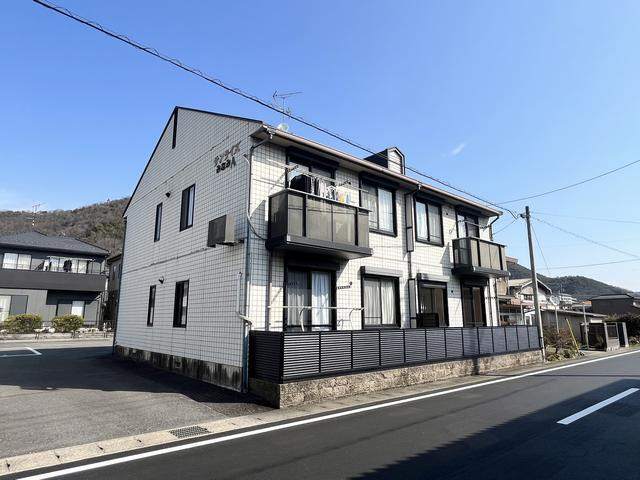 建物外観　人気の積水ハウス中階段タイプ