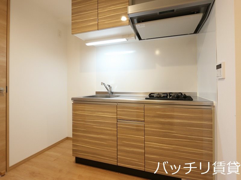 キッチン　別号室タイプの為、現状を優先致します。