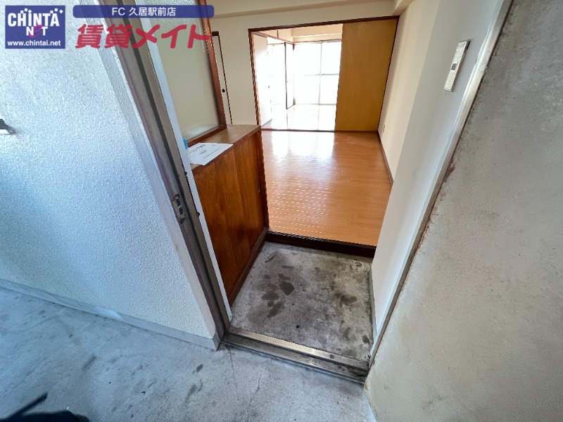 玄関　※同物件別部屋のお写真です。
