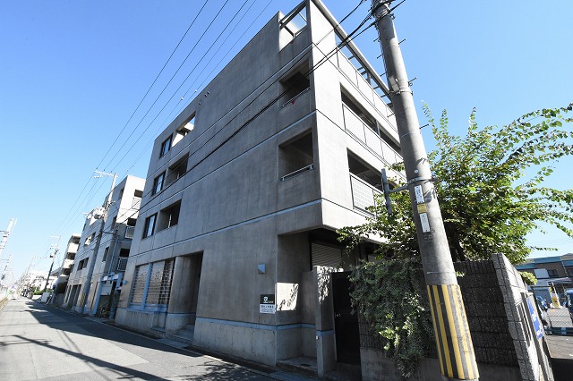 建物外観　安心のオートロック付きです☆