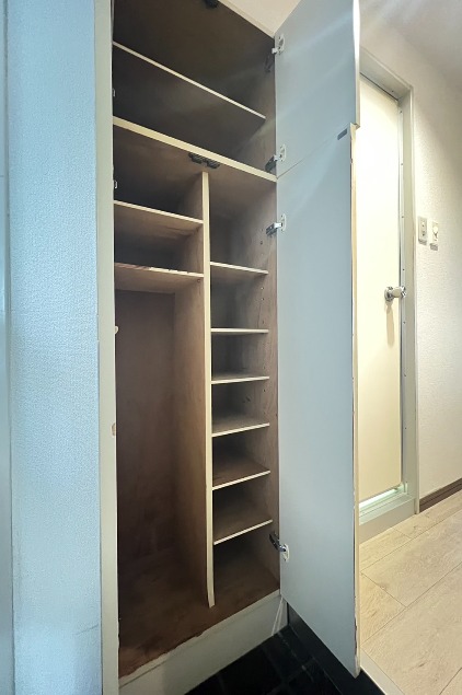 収納　別タイプのお部屋になります。現状優先。