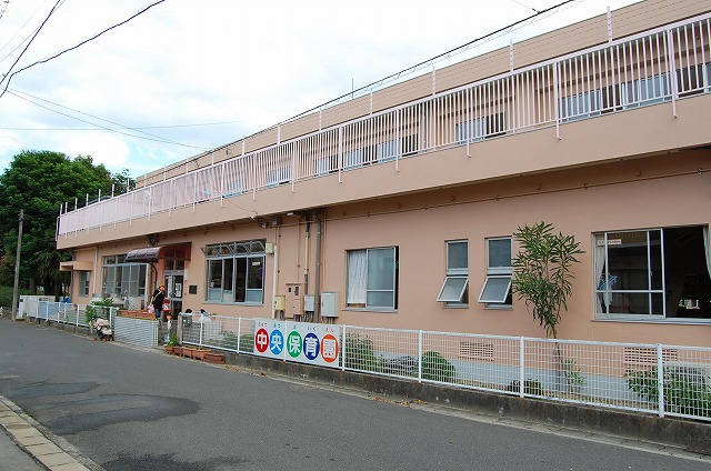 幼稚園・保育園　中央保育園（幼稚園・保育園）まで438m