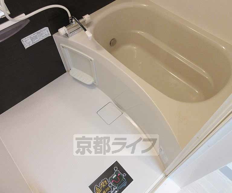 バス・シャワールーム　ゆったりできるお風呂です・
