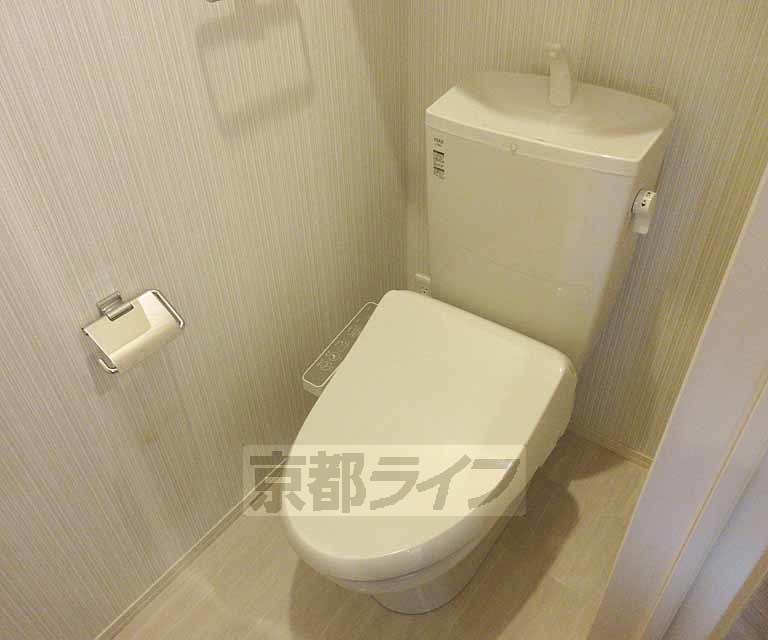 トイレ　ウォシュレット付きのトイレです・