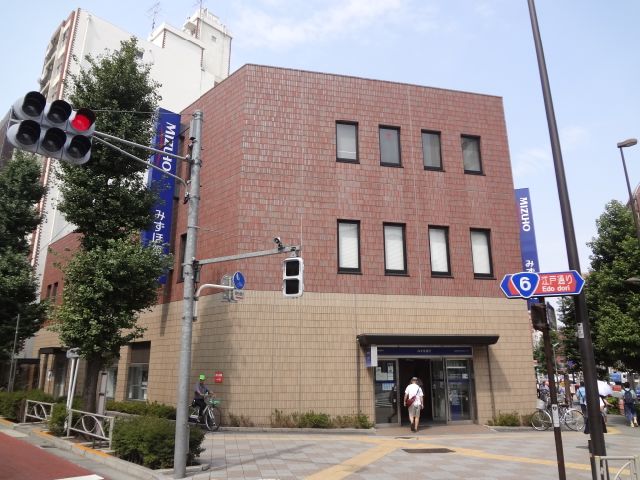 銀行　みずほ銀行浅草支店（銀行）まで150m