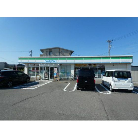 コンビニ　ファミリーマート金沢みどり団地口（コンビニ）まで734m