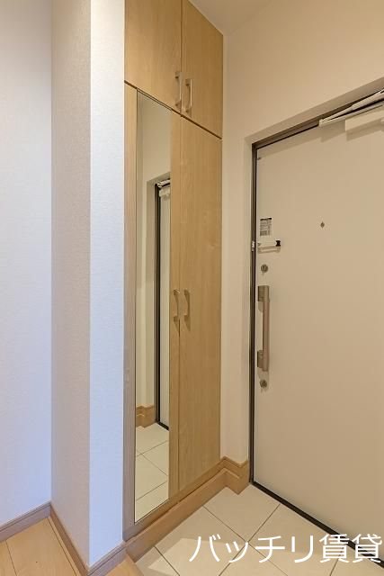 玄関　※別号室イメージの為、現状を優先致します