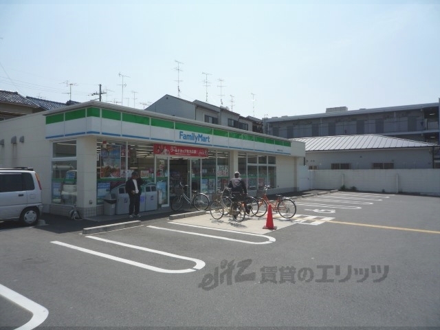 コンビニ　ファミリーマート御前太子道店（コンビニ）まで300m