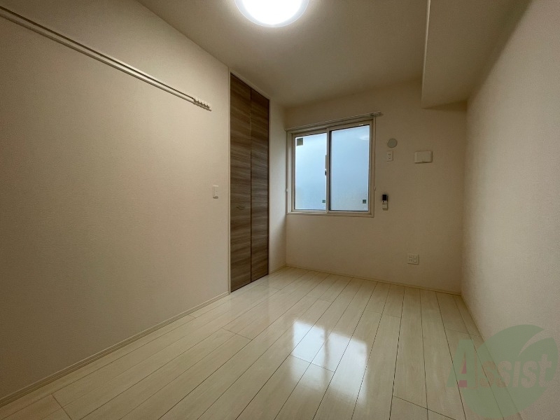 その他部屋・スペース　寝室になりそうな洋室です。シンプルで落ち着きますね。
