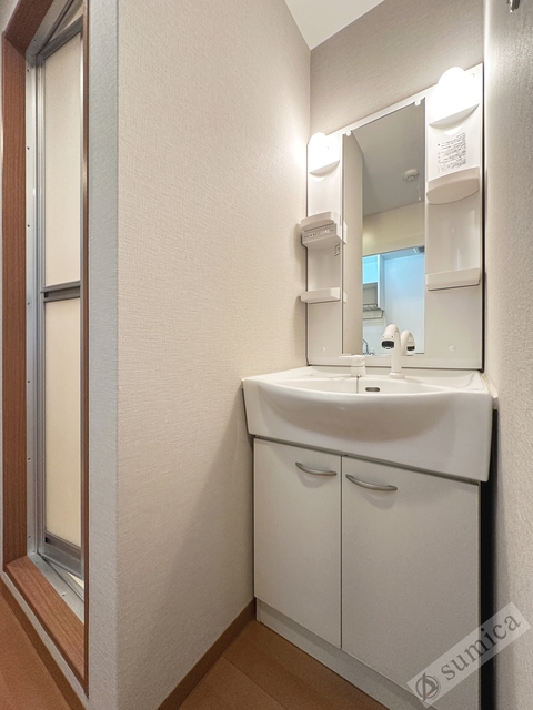 洗面設備　シャンプードレッサー付き・朝シャンもこちらで♪♪