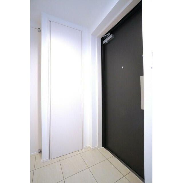 玄関　※写真は同タイプ住戸です。