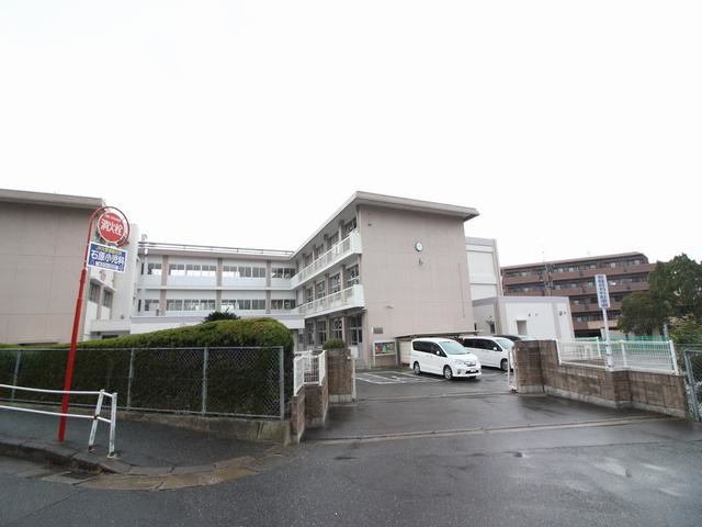 小学校　市立大利小学校（小学校）まで790m
