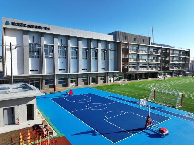 小学校　足立区立鹿浜未来小学校（小学校）まで210m