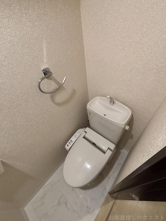 トイレ　(写真は同仕様）
