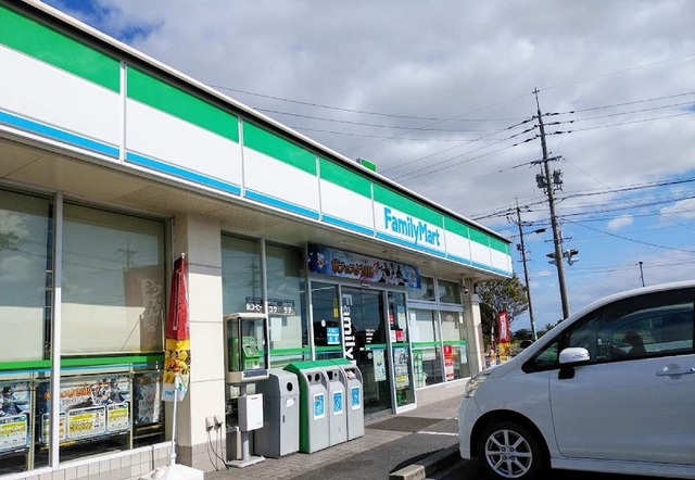 コンビニ　ファミリーマート倉敷福島店（コンビニ）まで900m