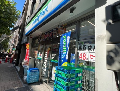 コンビニ　ファミリーマート入船一丁目店（コンビニ）まで171m