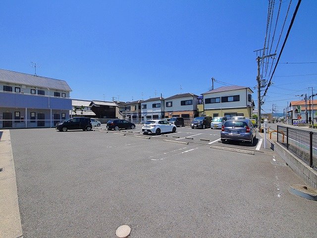 駐車場　駐車スペースもあります
