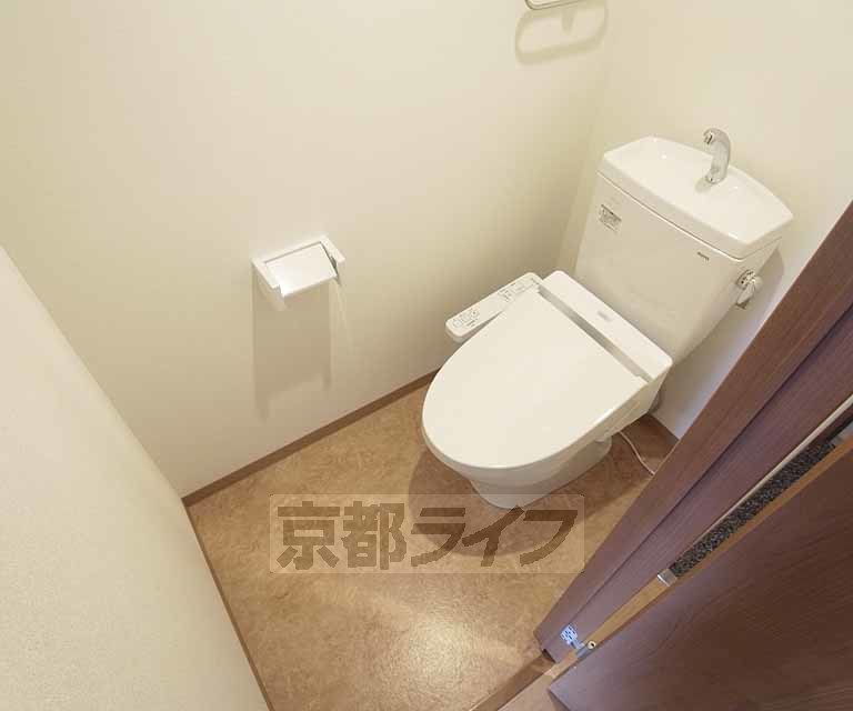 トイレ　温水洗浄便座付きで快適なトイレライフを！