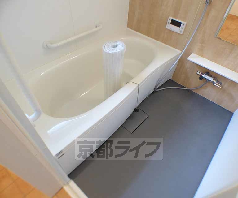 バス・シャワールーム　ゆったり浸かれるお風呂です。