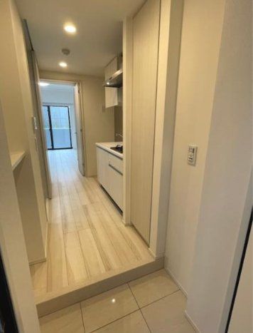 玄関　※同タイプの別のお部屋です。