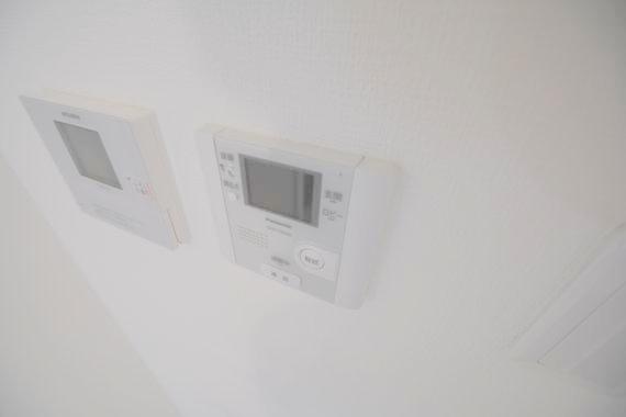 セキュリティ　TVモニターホンで来客が誰か確認してから開けて下さいね