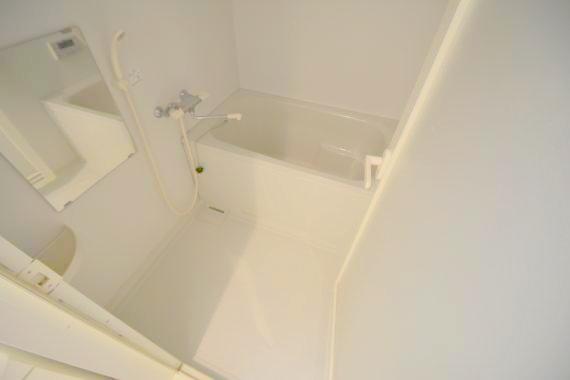バス・シャワールーム　ゆったりと入るなら、お風呂とトイレとは別々が嬉しいですよね。