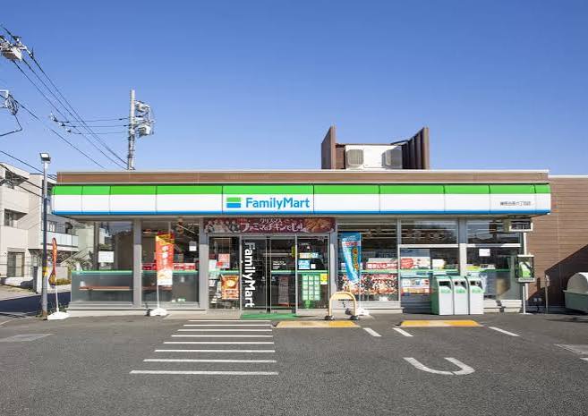 コンビニ　ファミリーマート練馬北町七丁目店（コンビニ）まで227m
