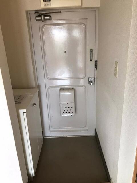 玄関　※別部屋参考写真