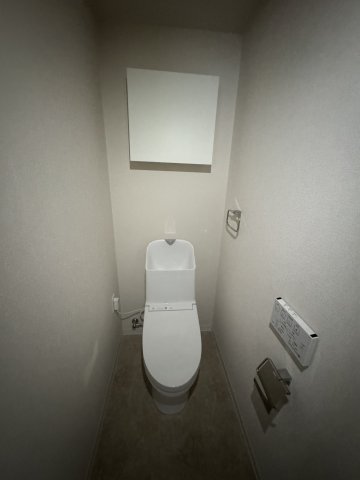 トイレ　同物件同間取り別部屋のお写真です。